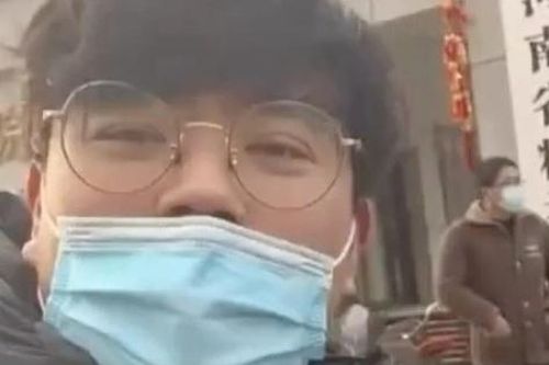 Mẹ đưa con trai đi khám tâm thần vì 38 tuổi còn độc thân ở Trung Quốc