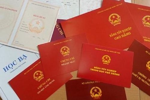 Chuyện lạ: Chưa tốt nghiệp THPT, nhưng Trưởng phòng Nội vụ đã học trường Đại học Luật