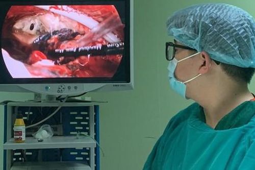 Đái tháo đường nhiều năm, cụ ông 75 tuổi bị ngã, gia đình tá hỏa phát hiện cụ mắc bệnh này