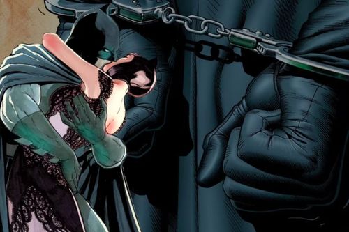 Bảy bìa truyện đẹp nhưng dễ lộ của DC Comics