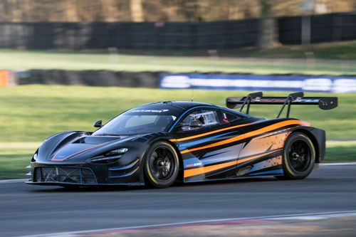 Xe đua McLaren 720S GT3 EVO được nâng cấp ngoại thất