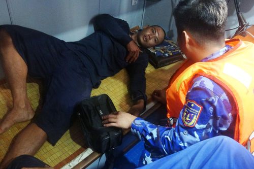 Cảnh sát biển cấp cứu kịp thời ngư dân gặp nạn trên biển