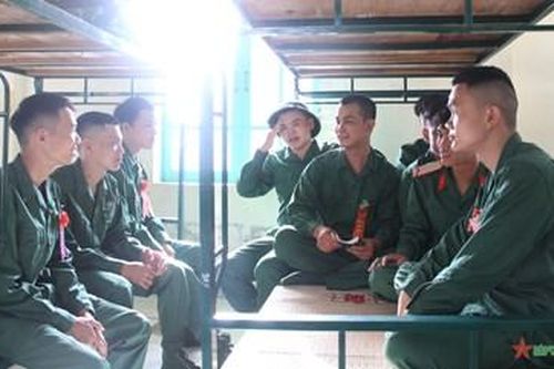 Những ngày đầu quân ngũ