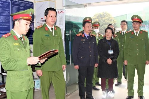 Nghệ An: Phó Giám đốc và 2 kiểm định viên Trung tâm Đăng kiểm xe cơ giới 37-09D bị bắt