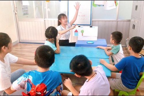 Trẻ tự kỷ hòa nhập khi vào lớp 1 cần những kỹ năng gì?