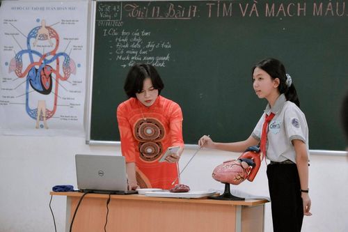 Không thể mãi bị động với giáo dục giới tính