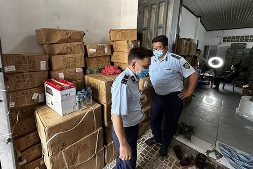 Phát hiện 2 kho mỹ phẩm nghi hàng giả, trị giá gần 2 tỷ đồng ở TP.HCM