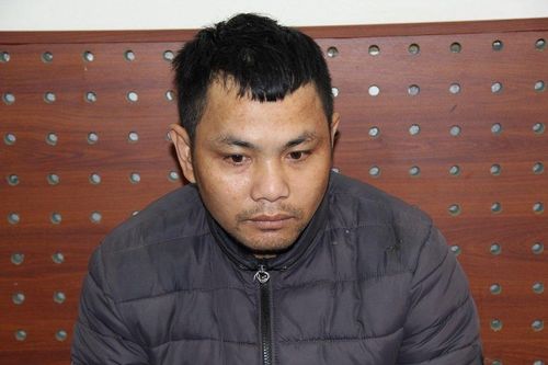 Vờ mua hàng để giật túi có tiền, vàng rồi bỏ trốn
