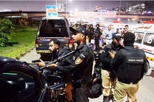Đồn cảnh sát ở Karachi, Pakistan bị tấn công, 18 người thương vong