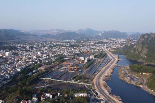 Quảng Ninh ưu tiên quỹ đất nhà máy than để xây bệnh viện, trường học