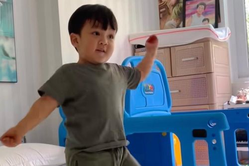 Còn nhỏ tuổi, quý tử nhà Đàm Vĩnh Hưng bộc lộ năng khiếu 'con nhà nòi'