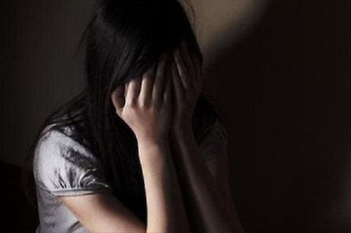 Tạm giữ hình sự thanh niên giao cấu với nữ sinh dưới 16 tuổi