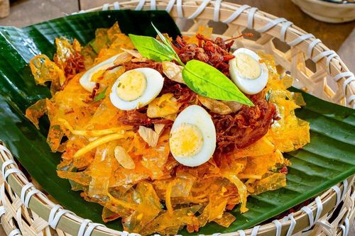 Bánh tráng trộn – Đặc sản đồ ăn vặt đi vào huyền thoại đất Sài Gòn