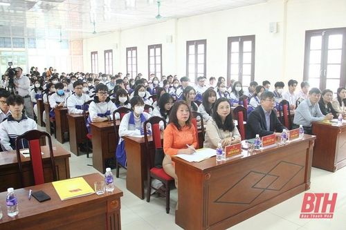 Khai giảng lớp bồi dưỡng nhận thức về Đảng khóa II cho học sinh THPT trên địa bàn TP Thanh Hóa