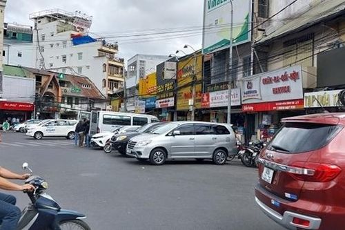 Người trúng thầu điểm giữ xe cao gấp 11 lần giá khởi điểm bất ngờ 'quay xe'
