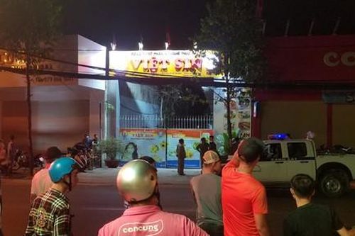 Khống chế kẻ nghi 'ngáo đá' xông vào công ty đòi đánh bảo vệ, đập phá tài sản