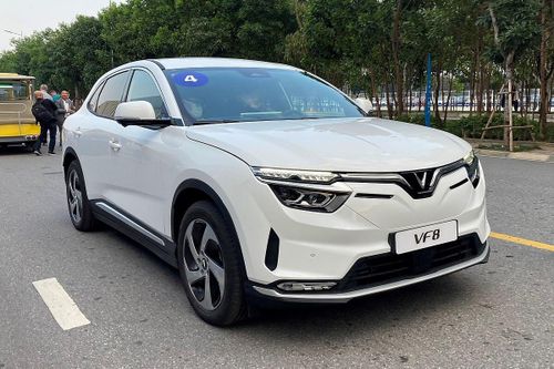 VinFast thông báo triệu hồi 2.781 xe VF 8 Eco và VF 8 Plus