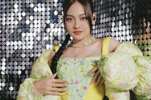 Đời thực nóng bỏng khác xa trên phim của Ly 'Đừng nói khi yêu'