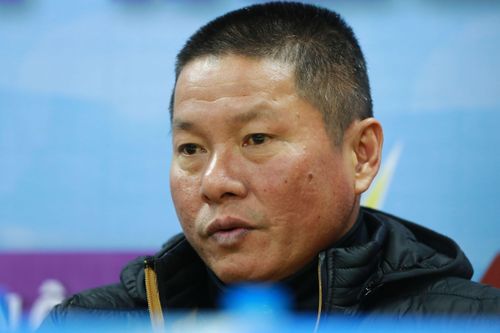 HLV Chu Đình Nghiêm: 'V.League bị cắt vụn quá nhiều'