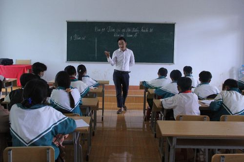 Người thầy thầm lặng thắp sáng ước mơ cho trò nghèo