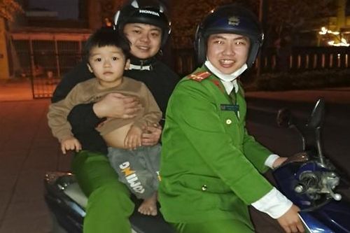 Công an thành phố Đồng Hới tìm thấy cháu bé 5 tuổi đi lạc trong đêm