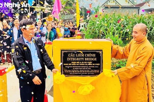 Ban Trị sự Giáo hội Phật giáo Việt Nam tỉnh Nghệ An bàn giao cầu dân sinh tại Anh Sơn