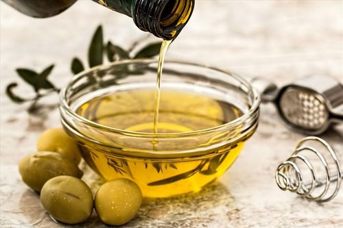 Trị gàu hiệu quả với công thức từ dầu ô liu