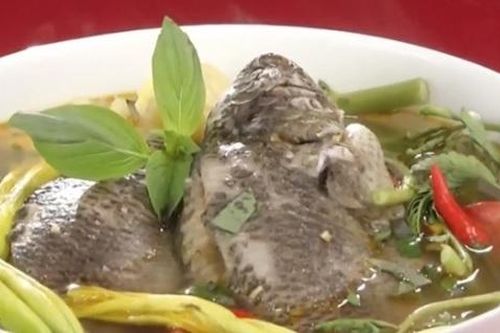 Thực đơn cơm chiều: Canh rau nhút cá rô đồng, thịt heo chiên xù, đậu đũa xào thịt băm