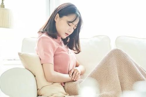 Trước khi kinh nguyệt lần đầu 'ghé thăm', cơ thể sẽ phát ra 3 tín hiệu cảnh báo