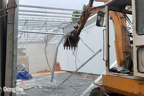 Cưỡng chế 2 công trình nhà ở xây trái phép