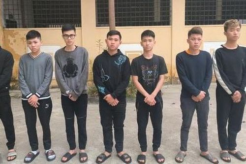 Hà Nội: Hai nhóm thanh niên mang bom xăng để hỗn chiến