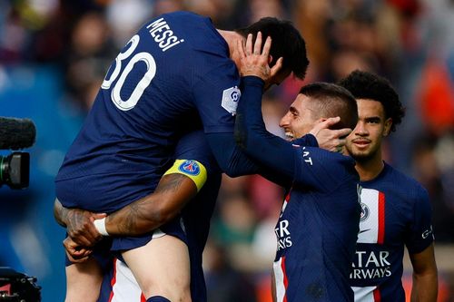Cú nhấc bổng từ Mbappe nói lên giá trị Messi