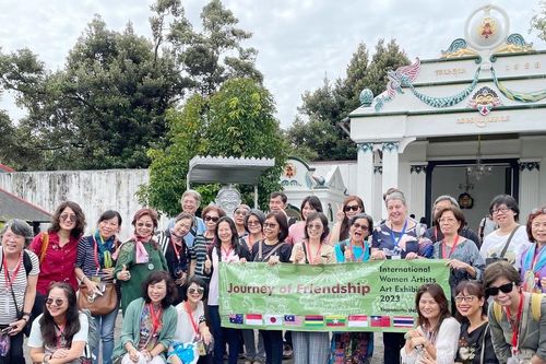 10 nữ họa sĩ Việt Nam được mời tham dự triển lãm và trưng bày tác phẩm tại Sangkring Art Space Gallery