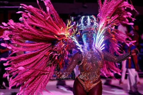 'Tái sinh' trang phục diễu hành Carnival Rio de Janeiro