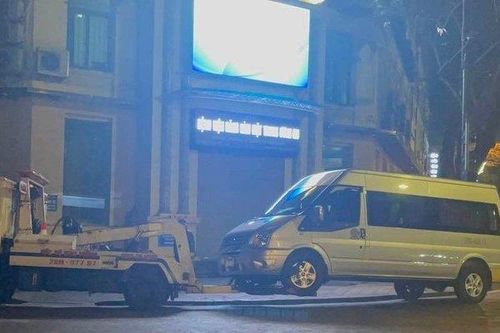 Phát hiện tài xế xe 16 chỗ đã uống rượu bia, chở học sinh đi tham quan