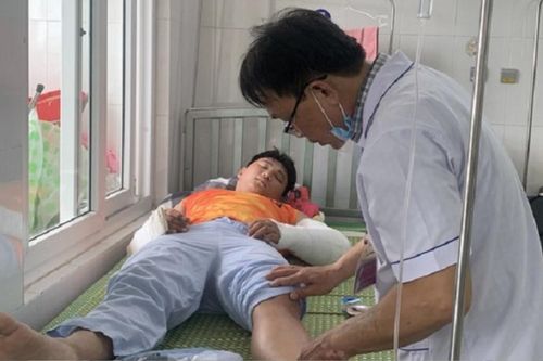 Sức khỏe của shipper bị đánh gãy 2 tay vẫn còn yếu, vẫn chưa nhận được 1 lời xin lỗi từ người hành hung