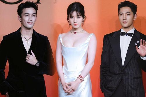 Triệu Lộ Tư - Dương Dương và Ngô Lỗi quá hot khiến cả công chúa Malaysia phát cuồng