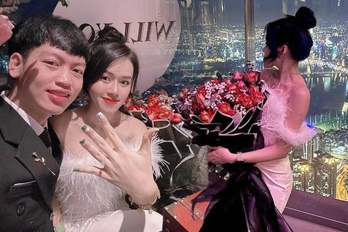 Màn cầu hôn lãng mạn trên tòa tháp cao nhất Sài Gòn