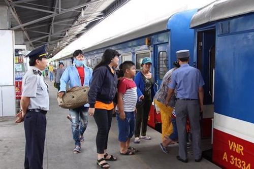 Đường sắt đắt khách nhưng mới phục hồi bằng khoảng 80% trước dịch