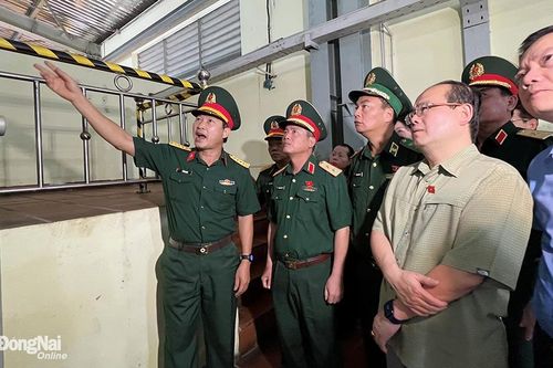 Ủy ban Quốc phòng và an ninh Quốc hội khảo sát công trình quốc phòng, khu quân sự trên địa bàn
