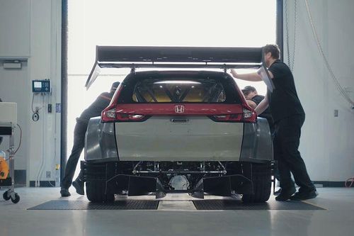 Honda hé lộ phiên bản xe đua của CR-V: 800 mã lực, nhiều chi tiết carbon và tối ưu hóa khí động học
