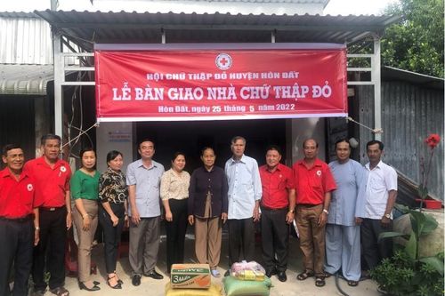 Kiên Giang: Hội chữ thập đỏ huyện Hòn Đất tiếp tục hoạt động cứu trợ xã hội, trợ giúp nhân đạo