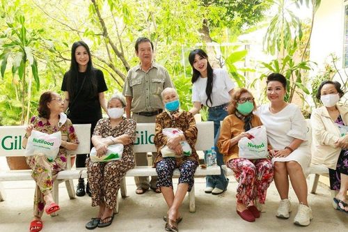 Ngân Quỳnh, Đào Vân Anh trong 'Thanh xuân mãi cháy' thăm viện dưỡng lão nghệ sĩ