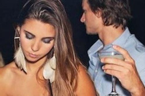 Càng dùng app hẹn hò, càng thấy thất bại trong tình yêu