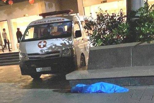 Phát hiện thi thể nam thanh niên treo cổ ở cửa nhà vệ sinh khu chung cư