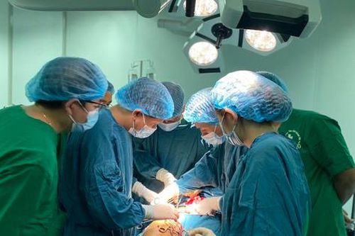 Quảng Trị lần đầu thực hiện ECMO cứu bệnh nhân sốc tim nặng