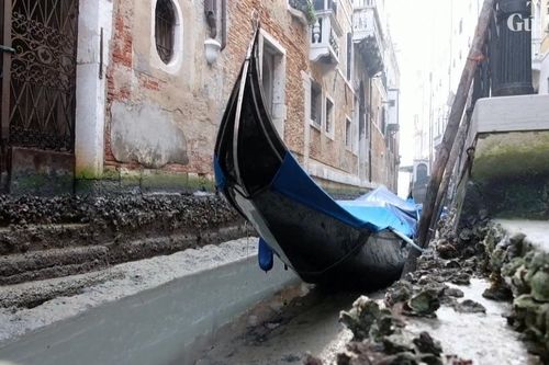 Kênh đào Venice cạn nước