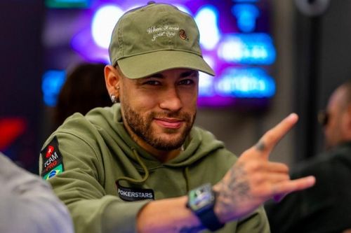 Phản ứng của Henry khi Neymar đi đánh bài, dùng đồ ăn nhanh