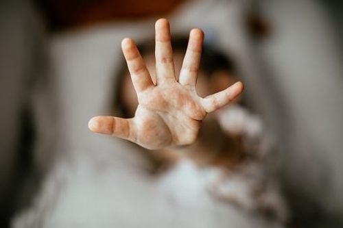 Công an vào cuộc vụ thầy giáo bị tố 'đụng chạm cơ thể' nhiều nữ sinh