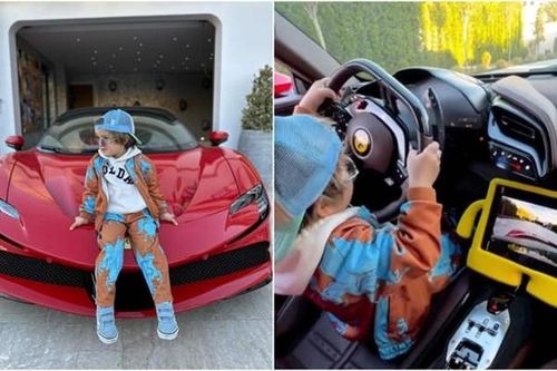 Cậu bé 3 tuổi 'khoe' kỹ năng lái siêu xe đỉnh cao